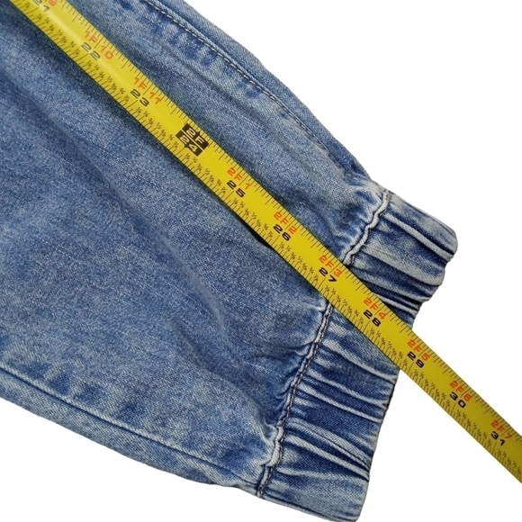 Juicy Couture Light Wash Destroyed Knee Pocket Joggers Size Medium - Picture 9 of 11